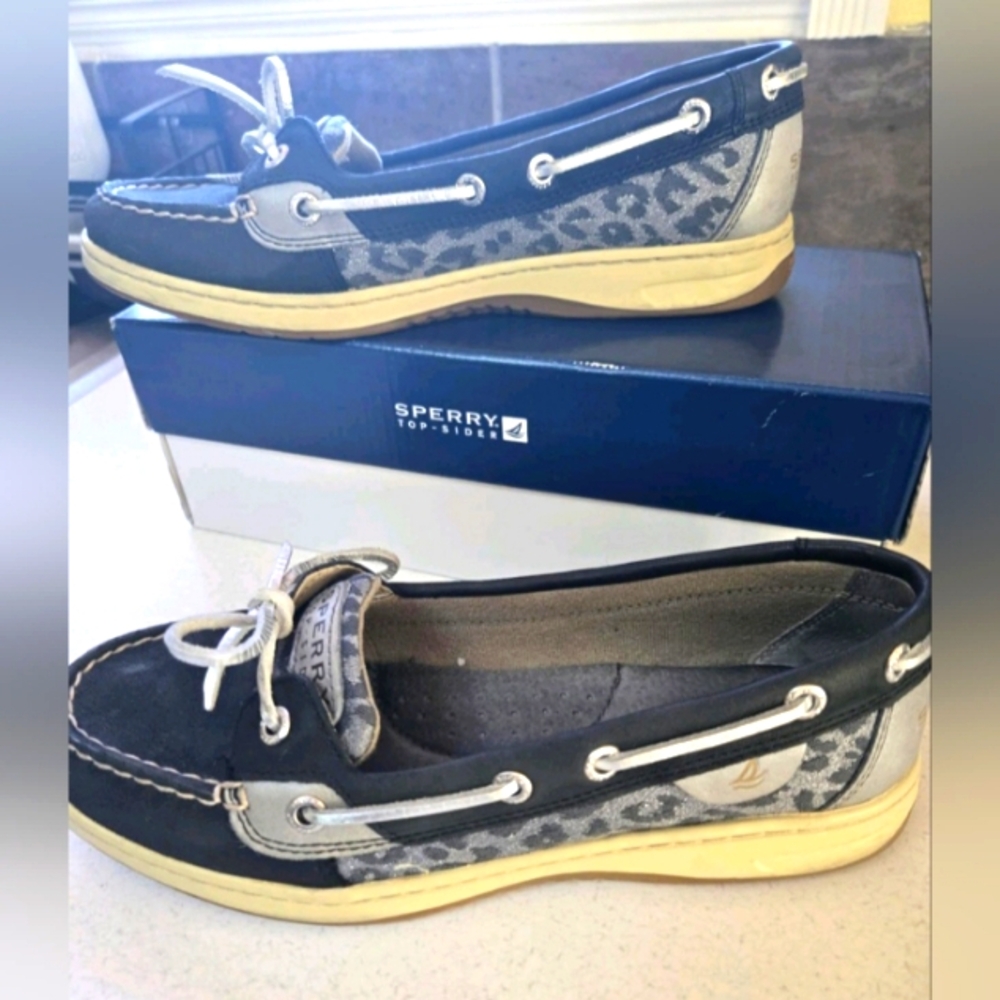Sperry Leather Leopard Print Boat Shoes SZ 7.5 W/Box